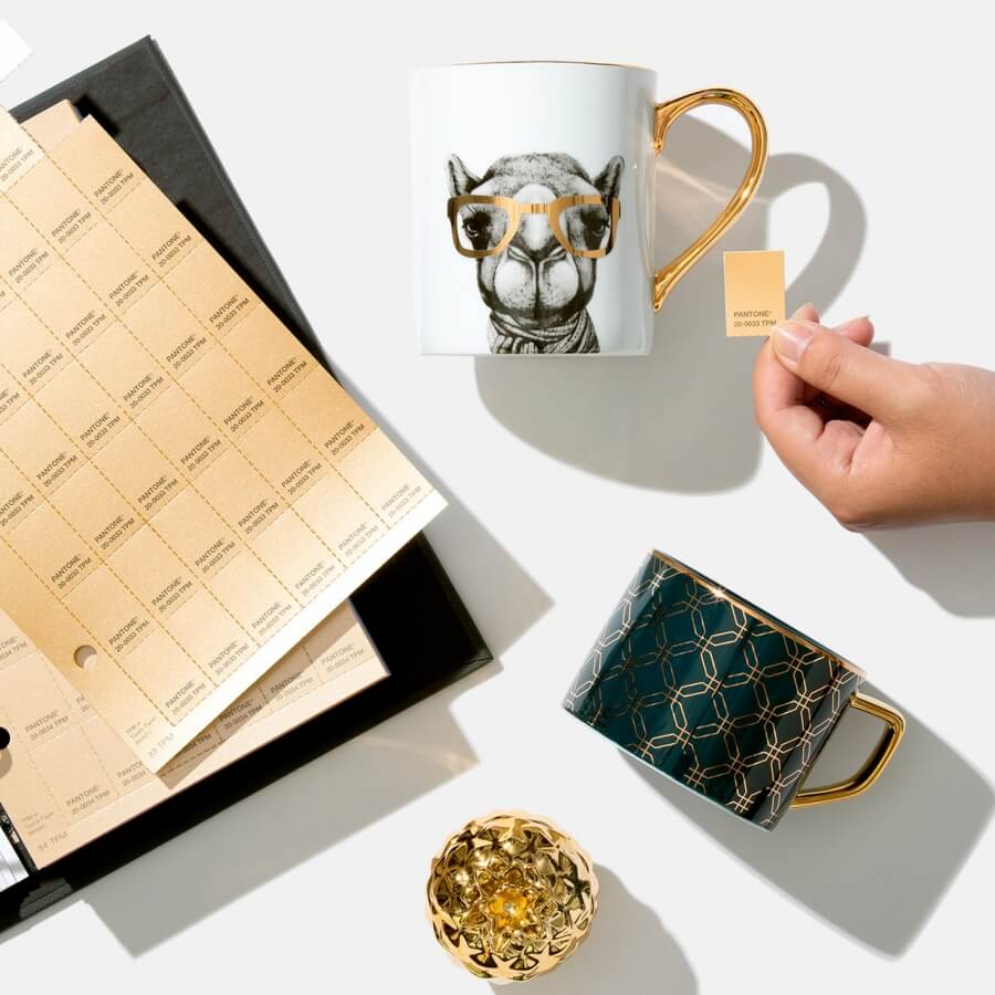 Metalizado é o novo preto: conheça a nova coleção Pantone